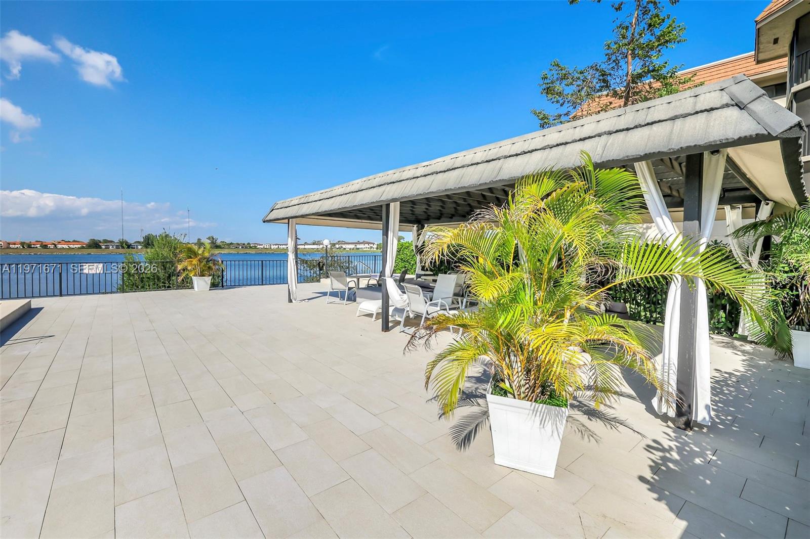 SUMMERTREE VILG CALIF CL - Residential