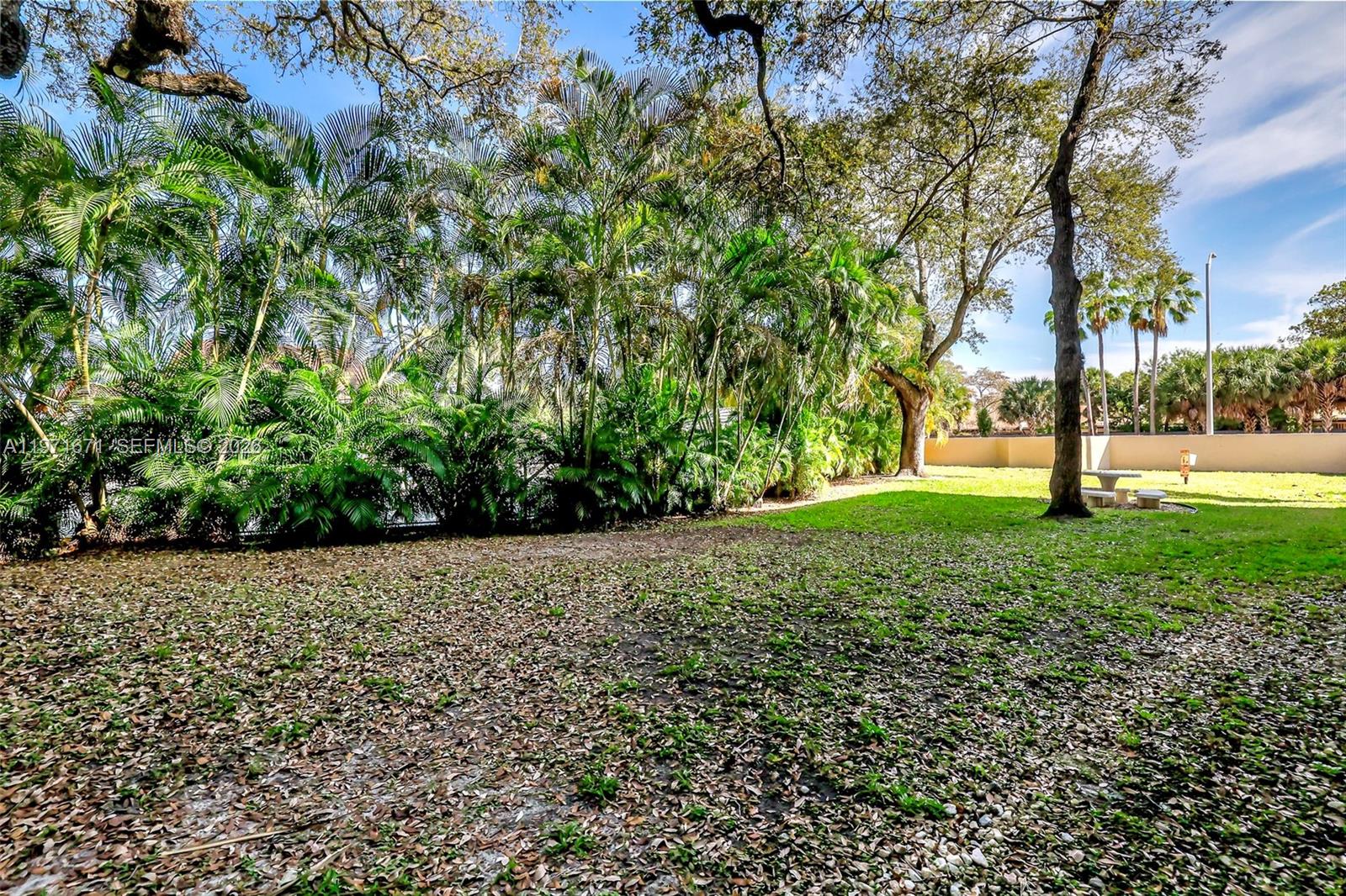 SUMMERTREE VILG CALIF CL - Residential