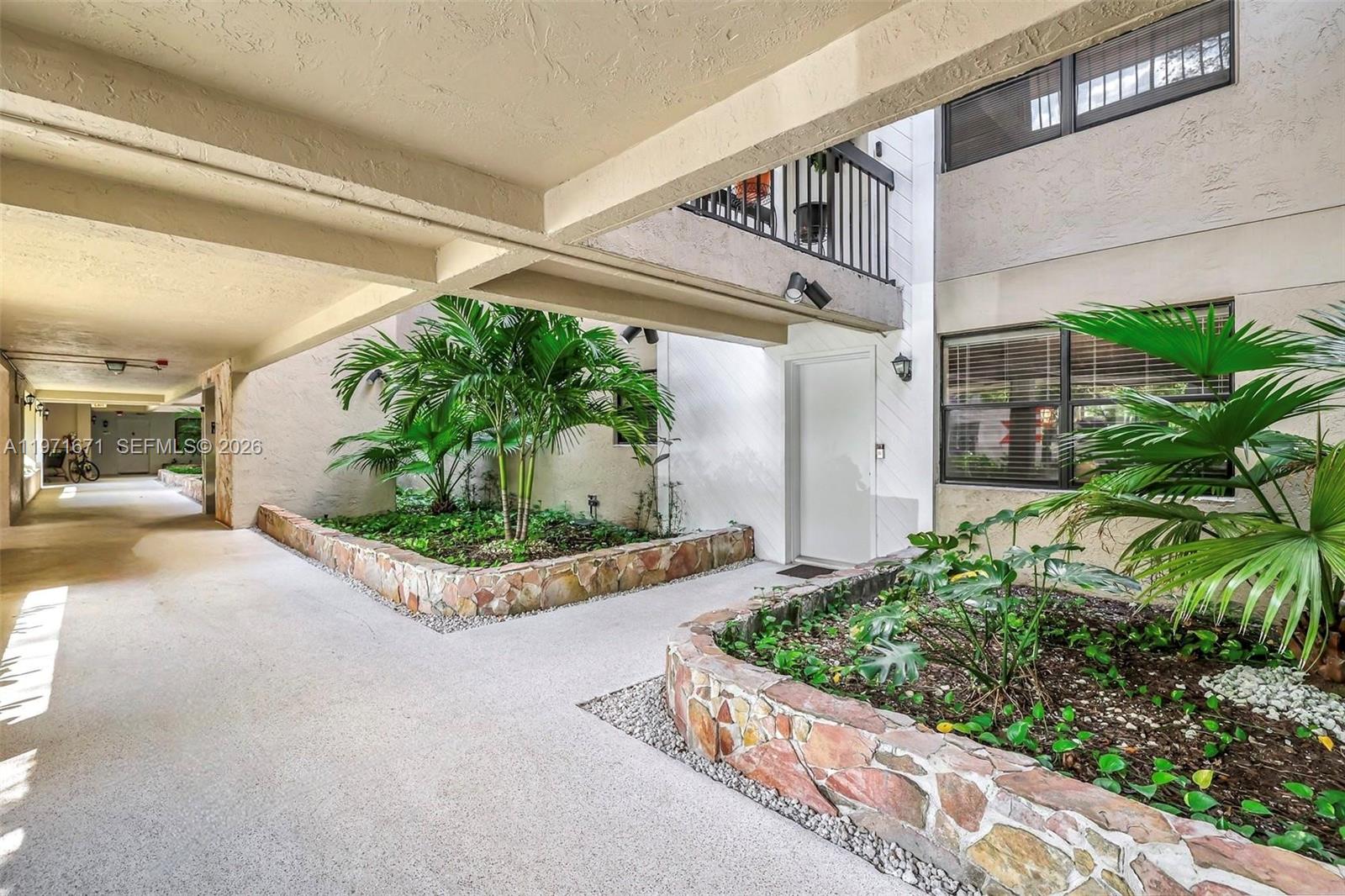 SUMMERTREE VILG CALIF CL - Residential