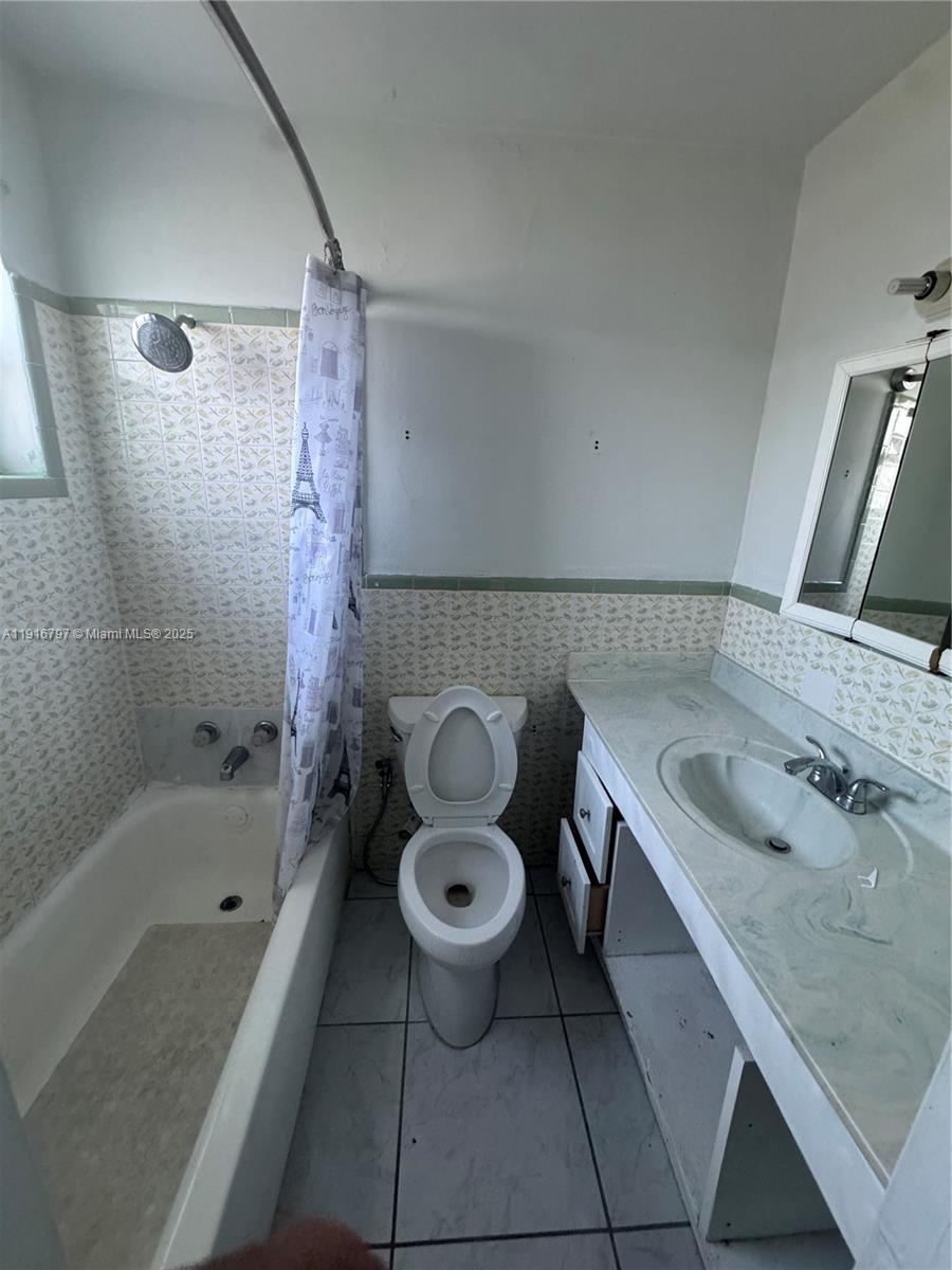 SWEETWATER GROVES .14 AC - Residential Income