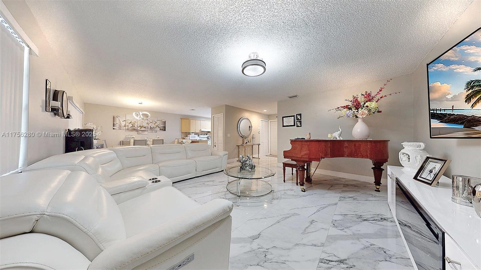 LAMBIANCE TOWNHOMES KENDA - Residential