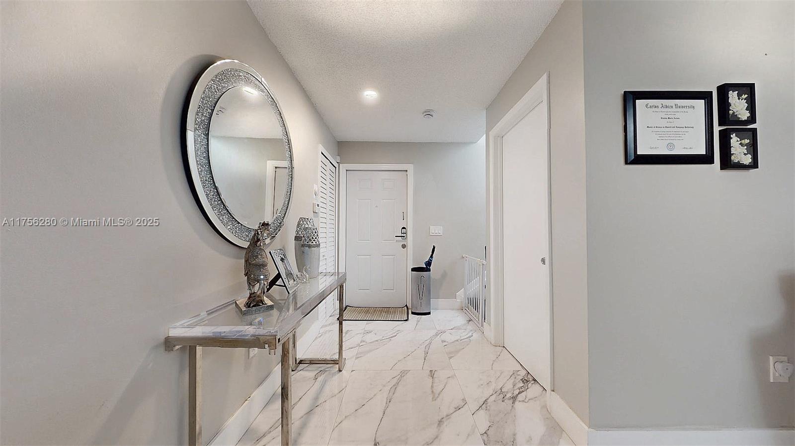 LAMBIANCE TOWNHOMES KENDA - Residential