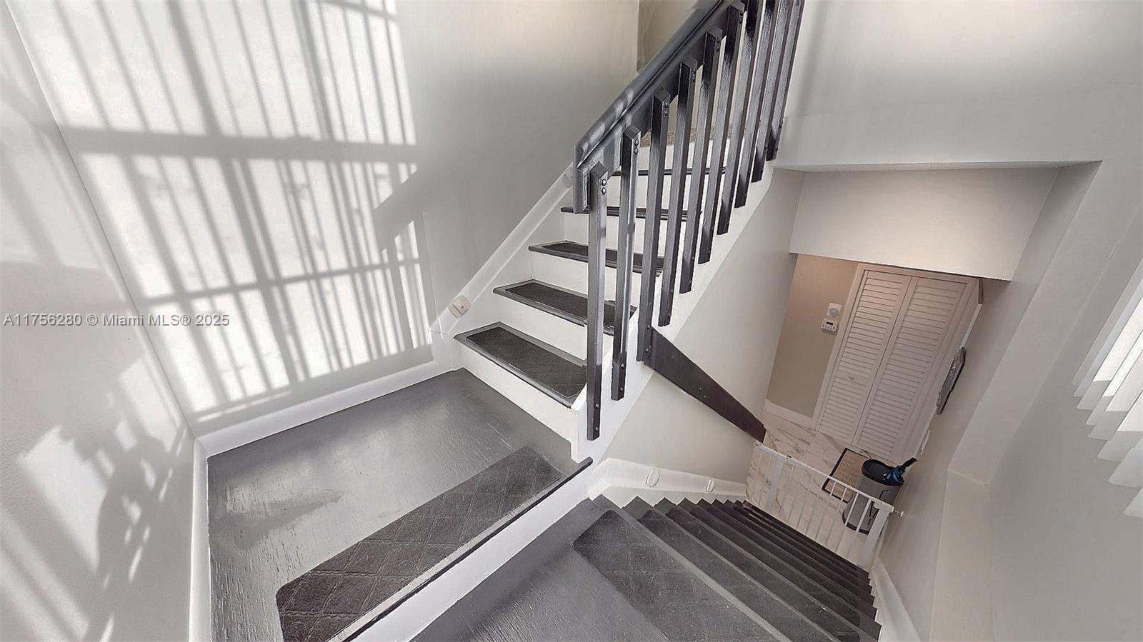 LAMBIANCE TOWNHOMES KENDA - Residential