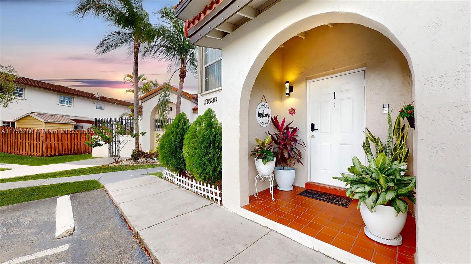 LAMBIANCE TOWNHOMES KENDA - Residential