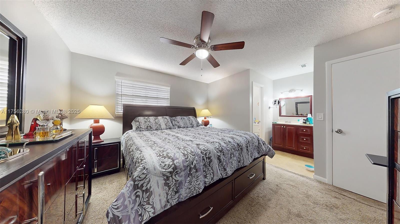 LAMBIANCE TOWNHOMES KENDA - Residential