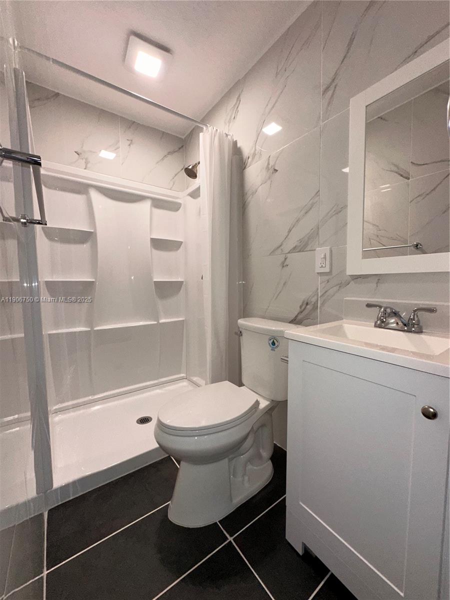 POMPANO PARK SEC 3 - Residential Lease