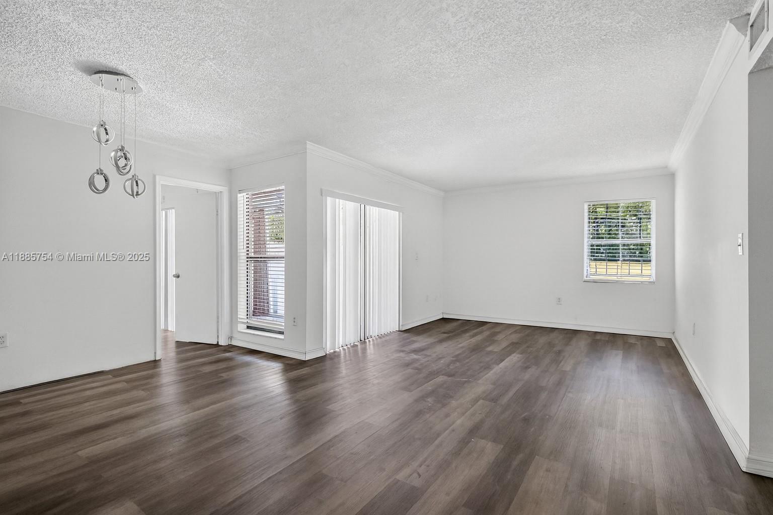 TERRANOVA CONDO #3 - Residential