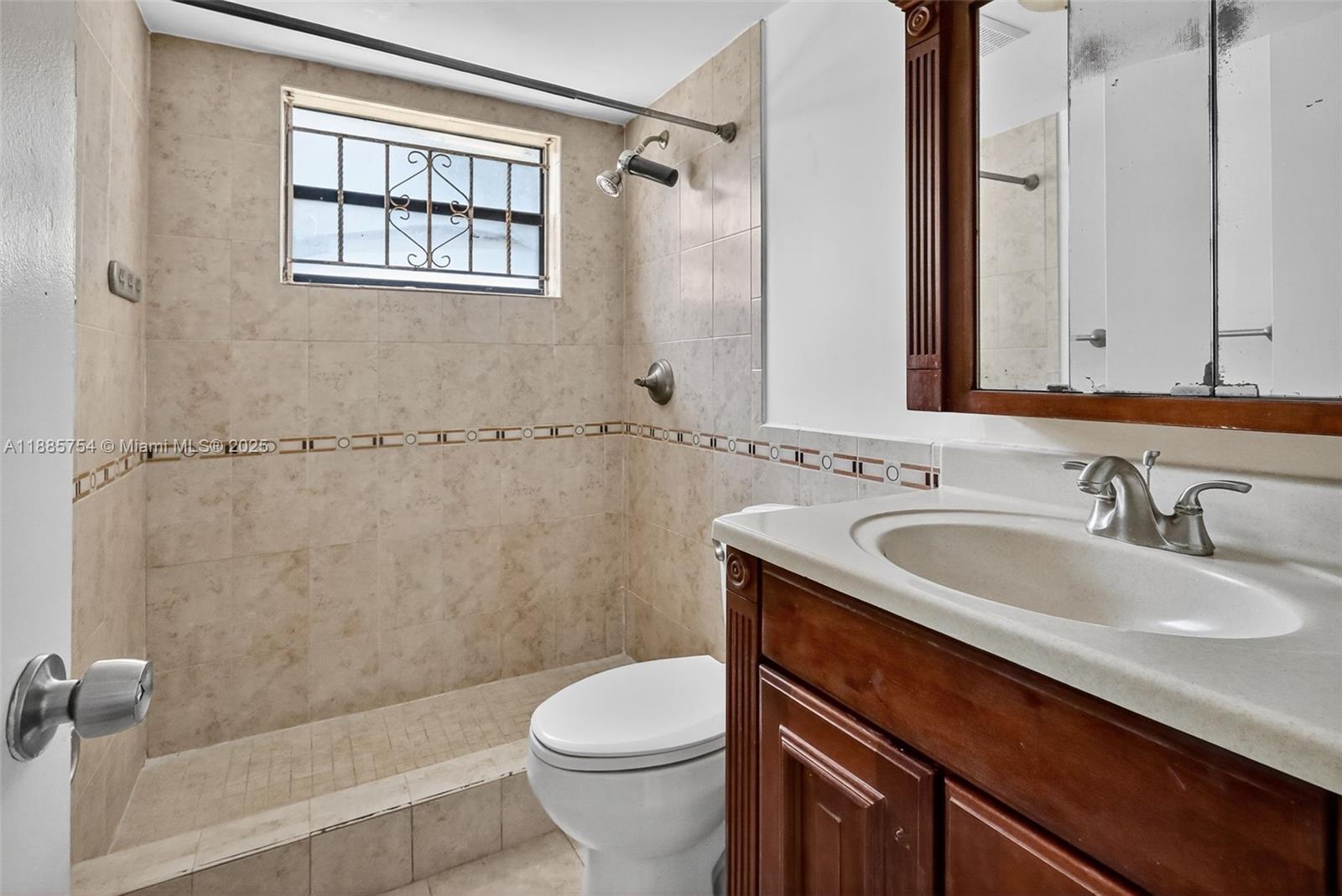 TERRANOVA CONDO #3 - Residential