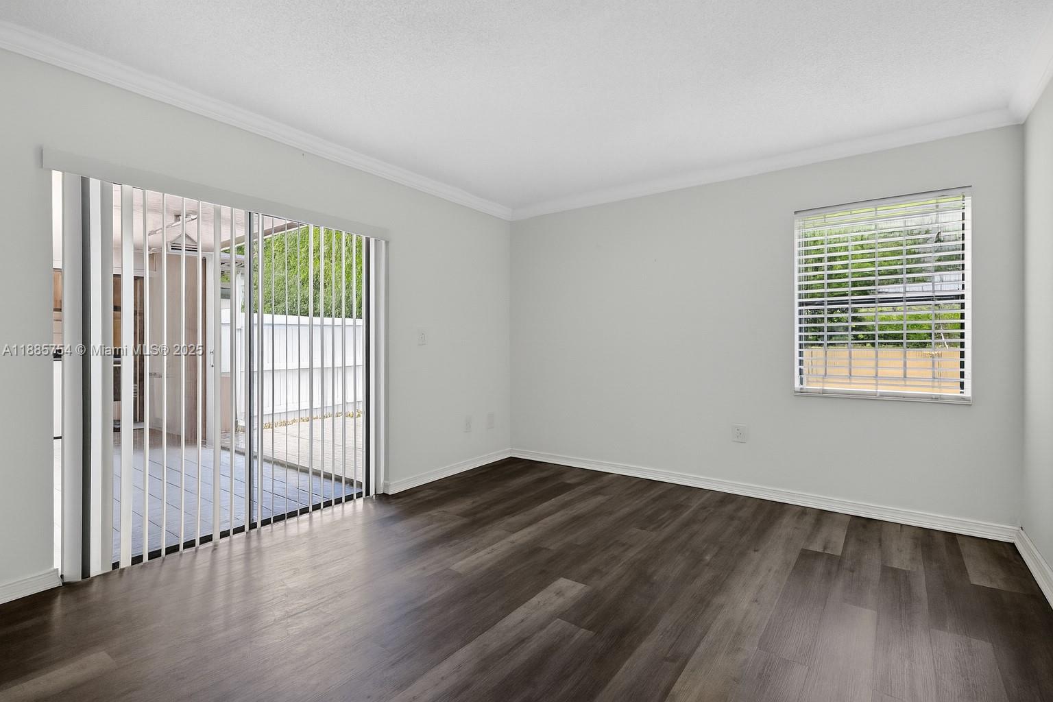 TERRANOVA CONDO #3 - Residential