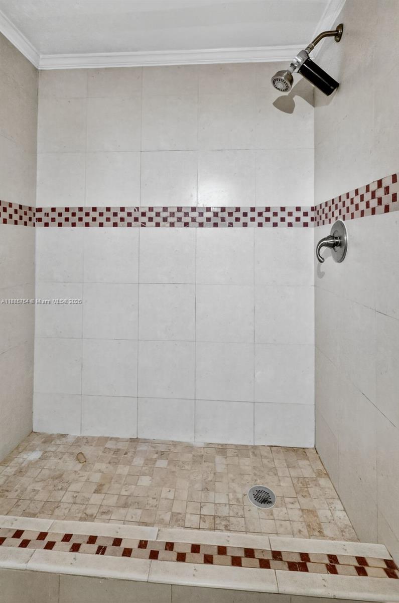 TERRANOVA CONDO #3 - Residential