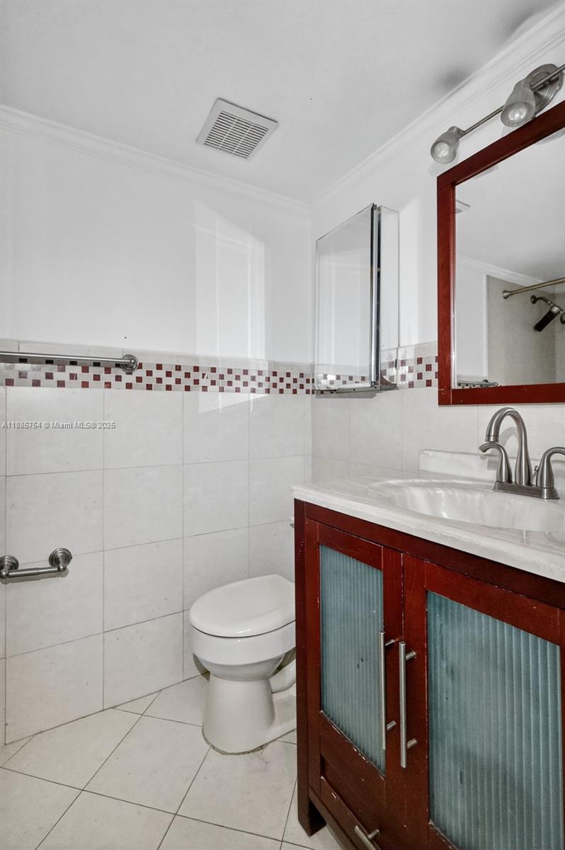 TERRANOVA CONDO #3 - Residential