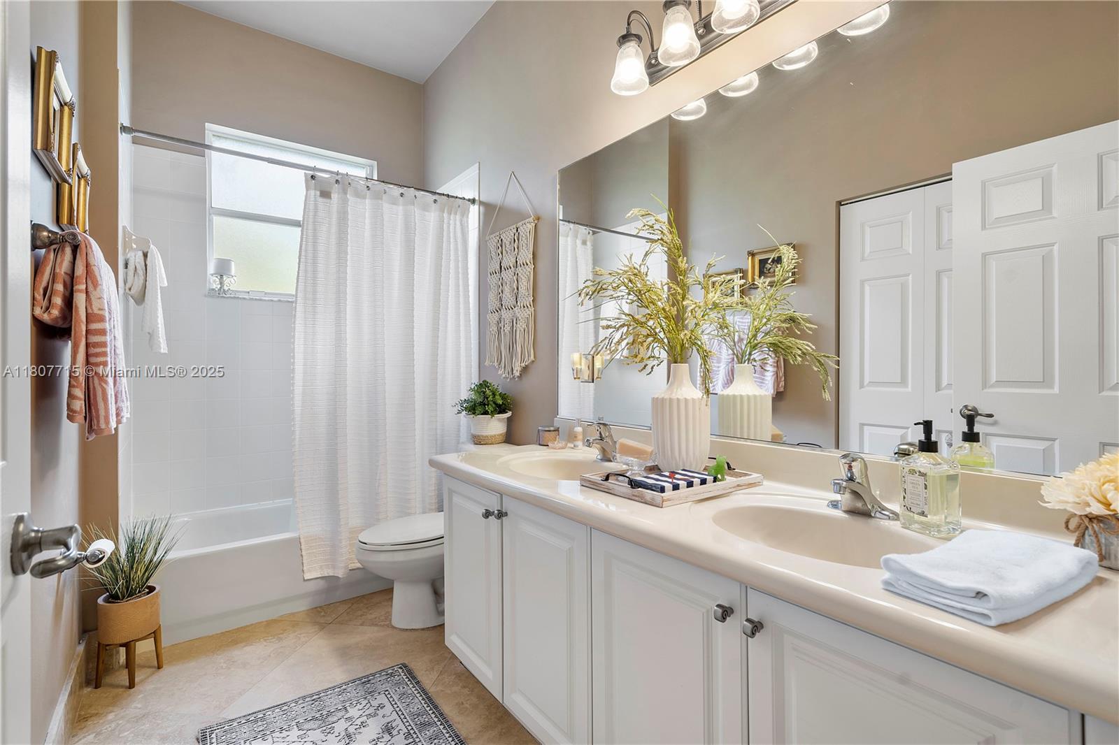 RIVERSTONE - Residential