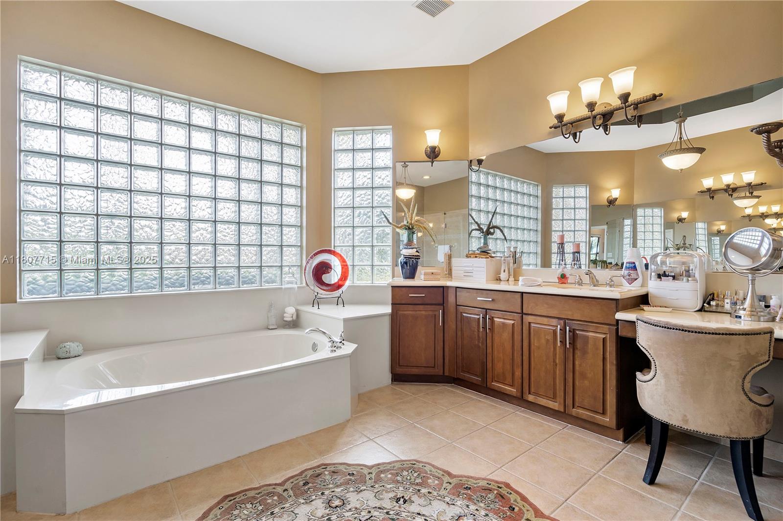 RIVERSTONE - Residential