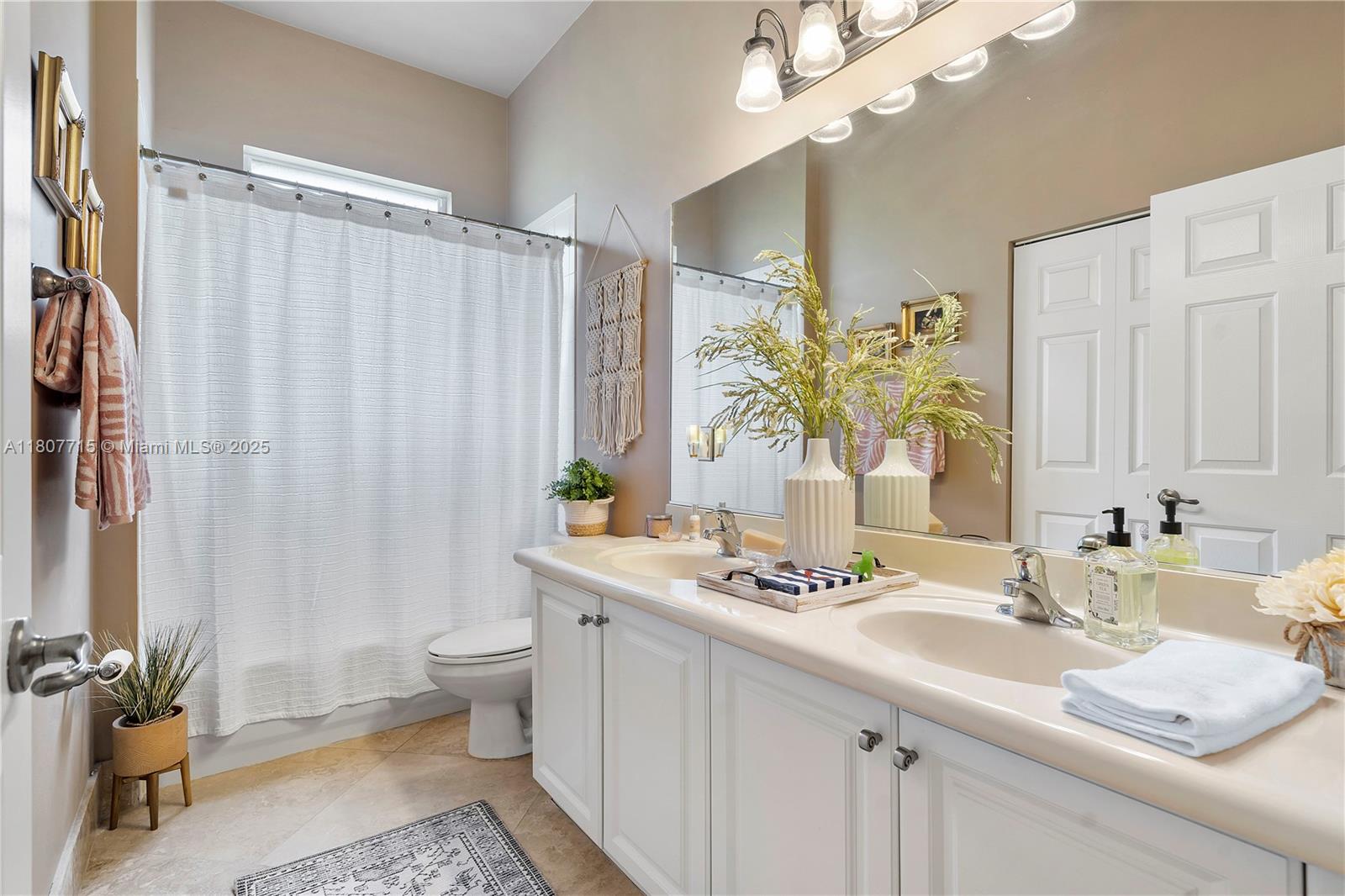 RIVERSTONE - Residential