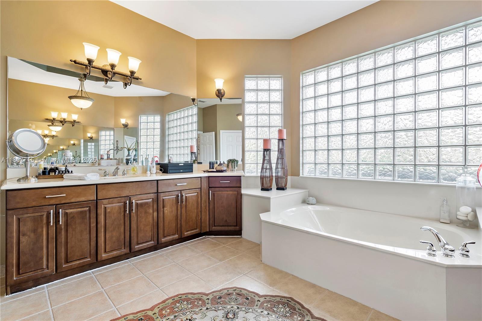 RIVERSTONE - Residential