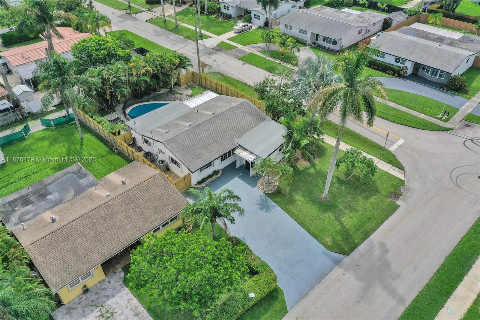 HOLLYWOOD HOMESITES SECON - Residential