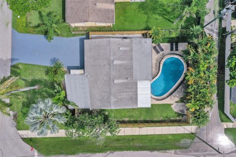 Photo of 2101 N 15th Ave, Hollywood, FL 33020 (MLS # A11876479)
