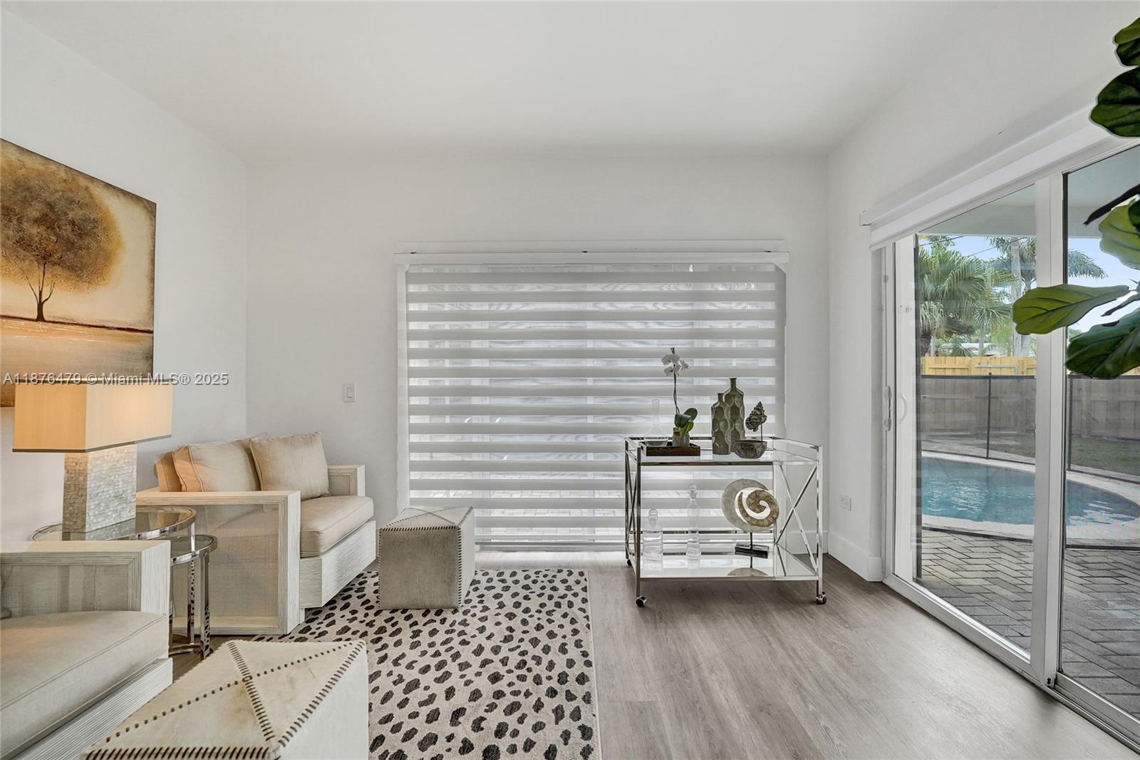 HOLLYWOOD HOMESITES SECON - Residential