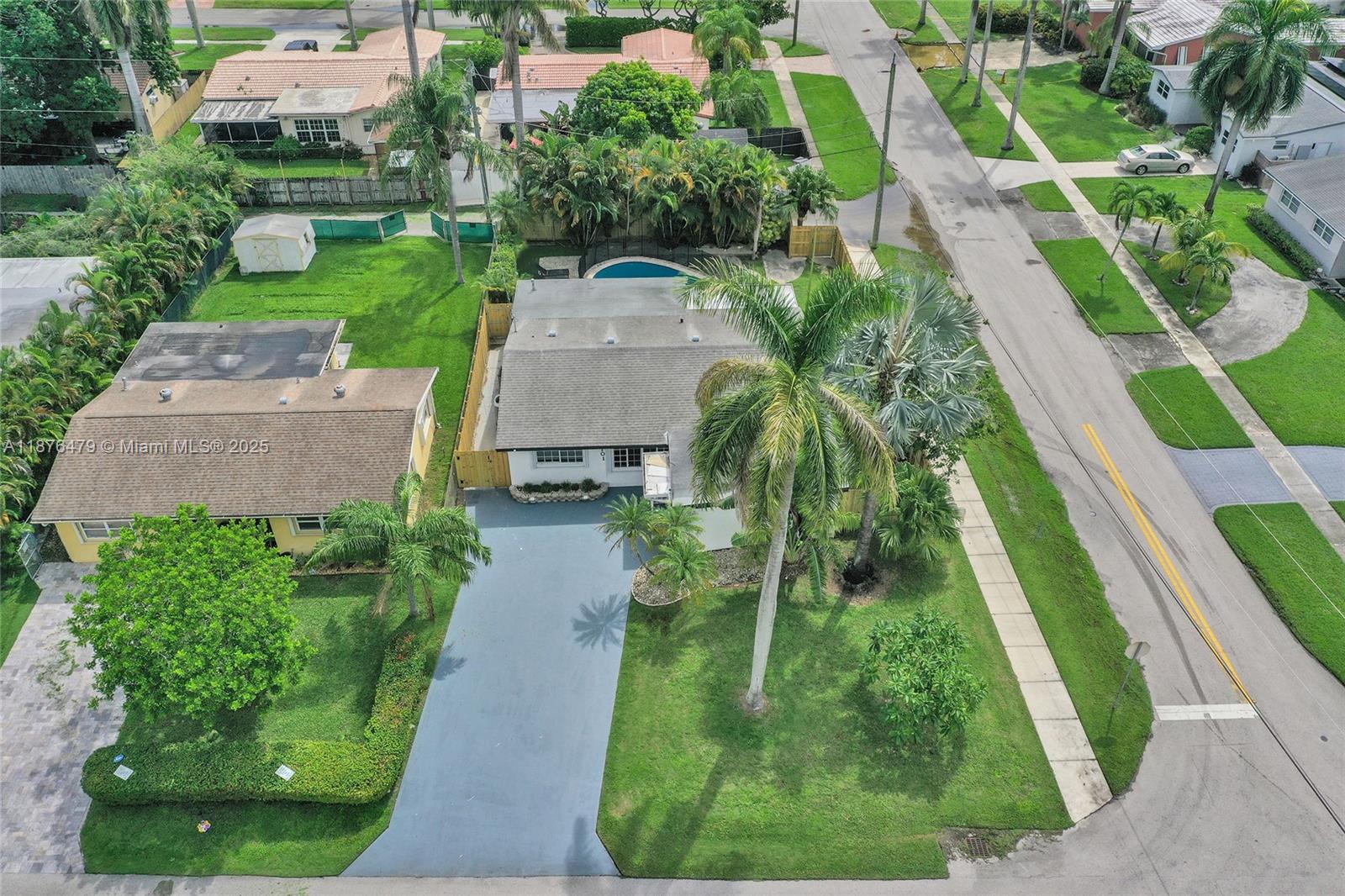 HOLLYWOOD HOMESITES SECON - Residential