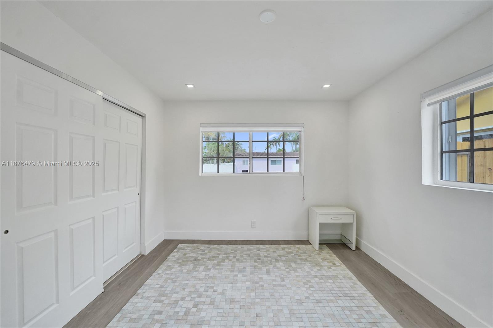 HOLLYWOOD HOMESITES SECON - Residential