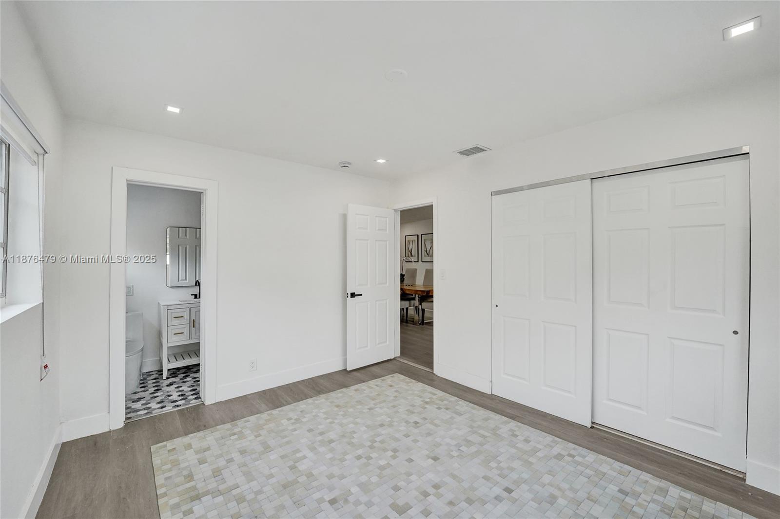 HOLLYWOOD HOMESITES SECON - Residential