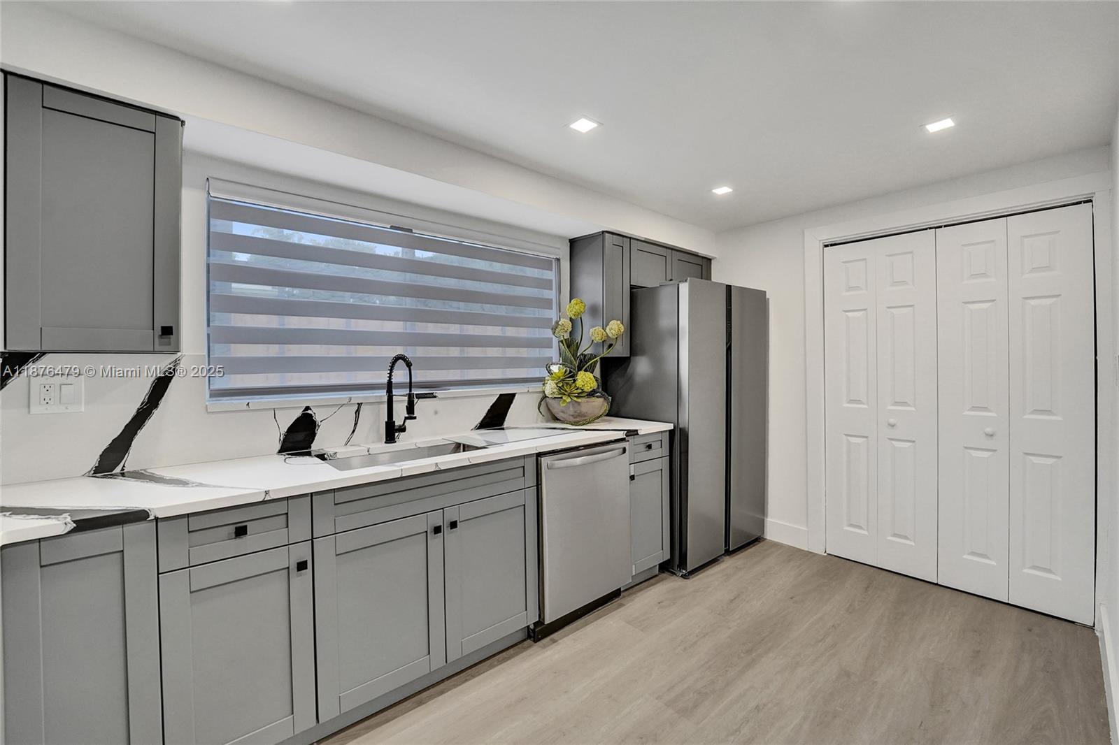 HOLLYWOOD HOMESITES SECON - Residential