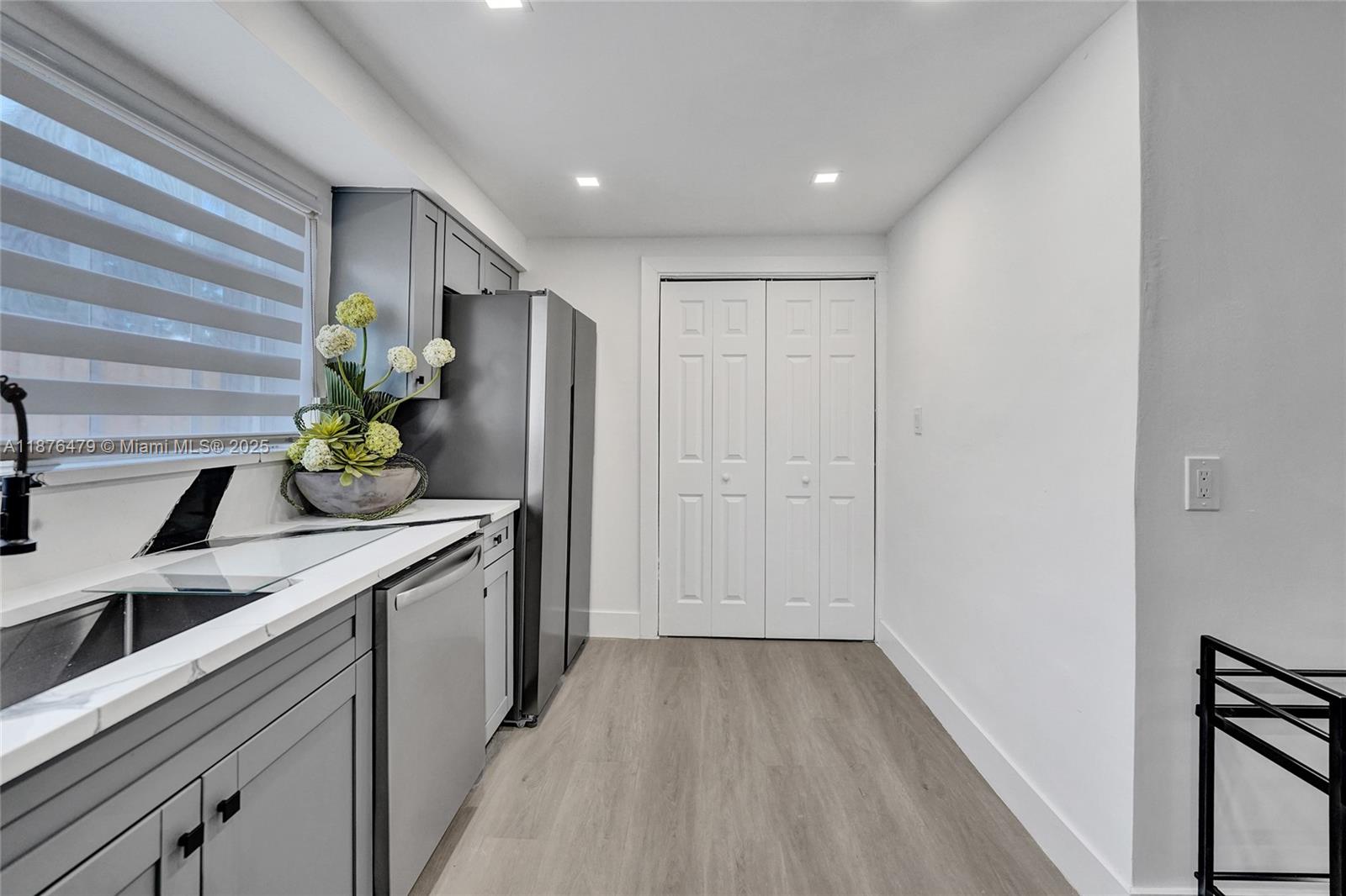 HOLLYWOOD HOMESITES SECON - Residential