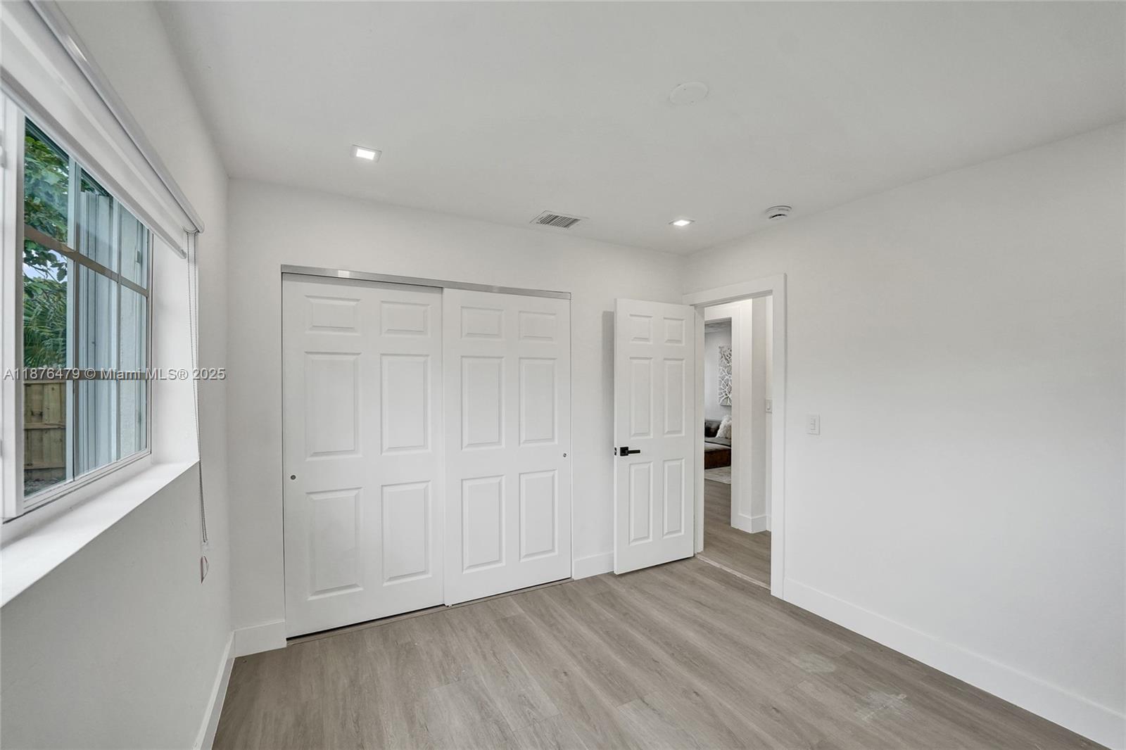 HOLLYWOOD HOMESITES SECON - Residential