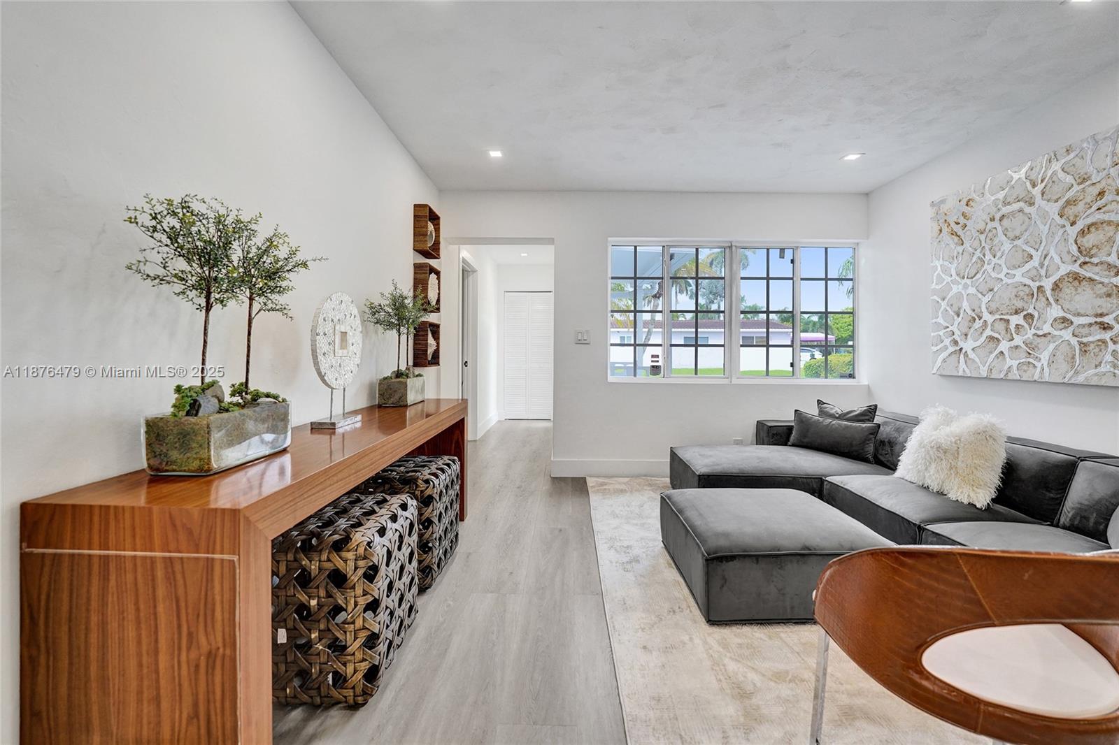 HOLLYWOOD HOMESITES SECON - Residential