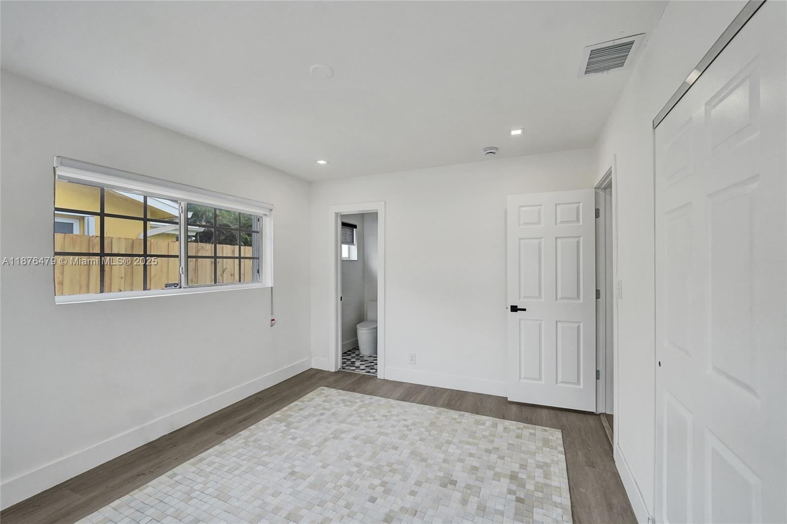 HOLLYWOOD HOMESITES SECON - Residential