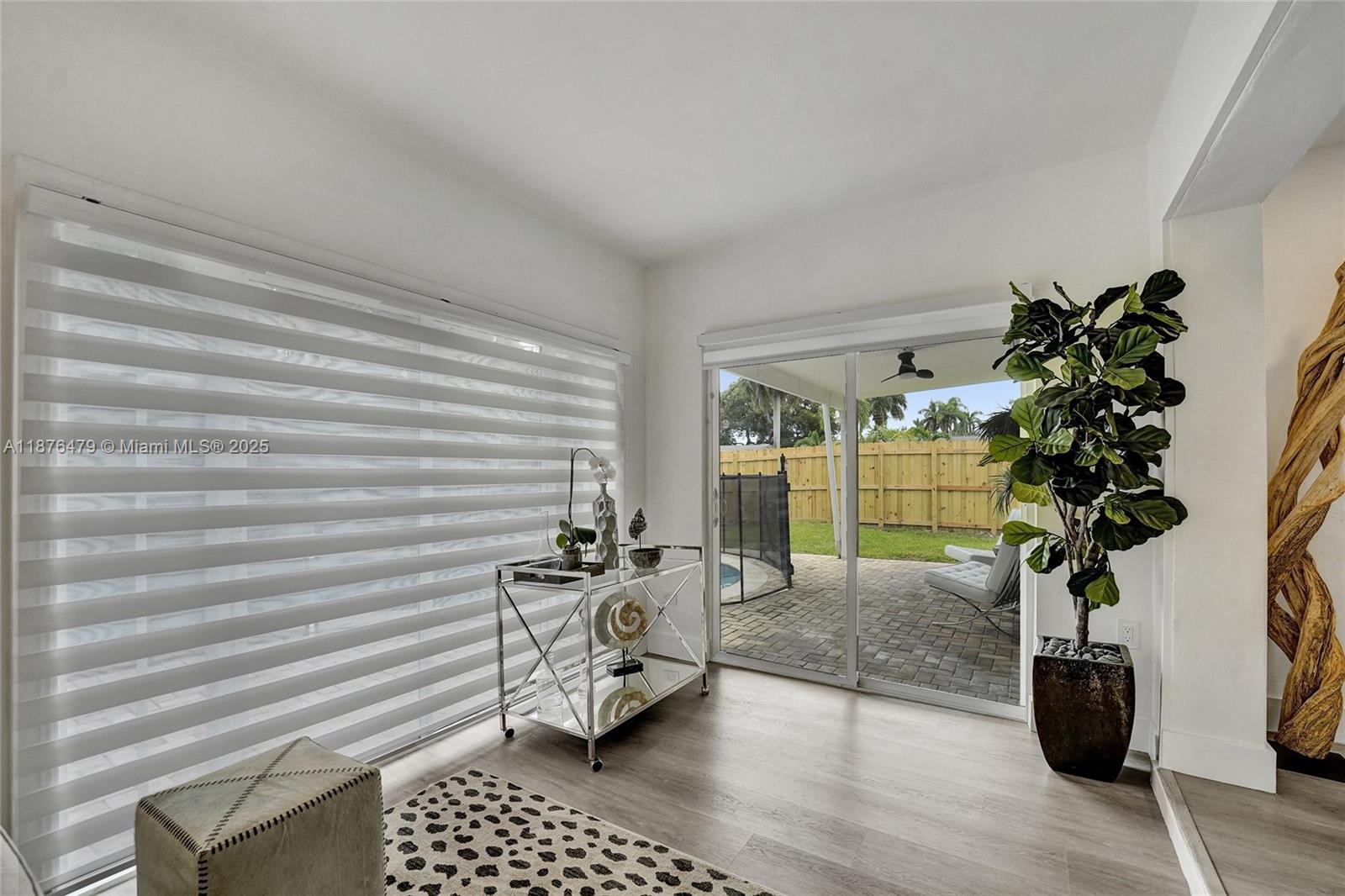 HOLLYWOOD HOMESITES SECON - Residential