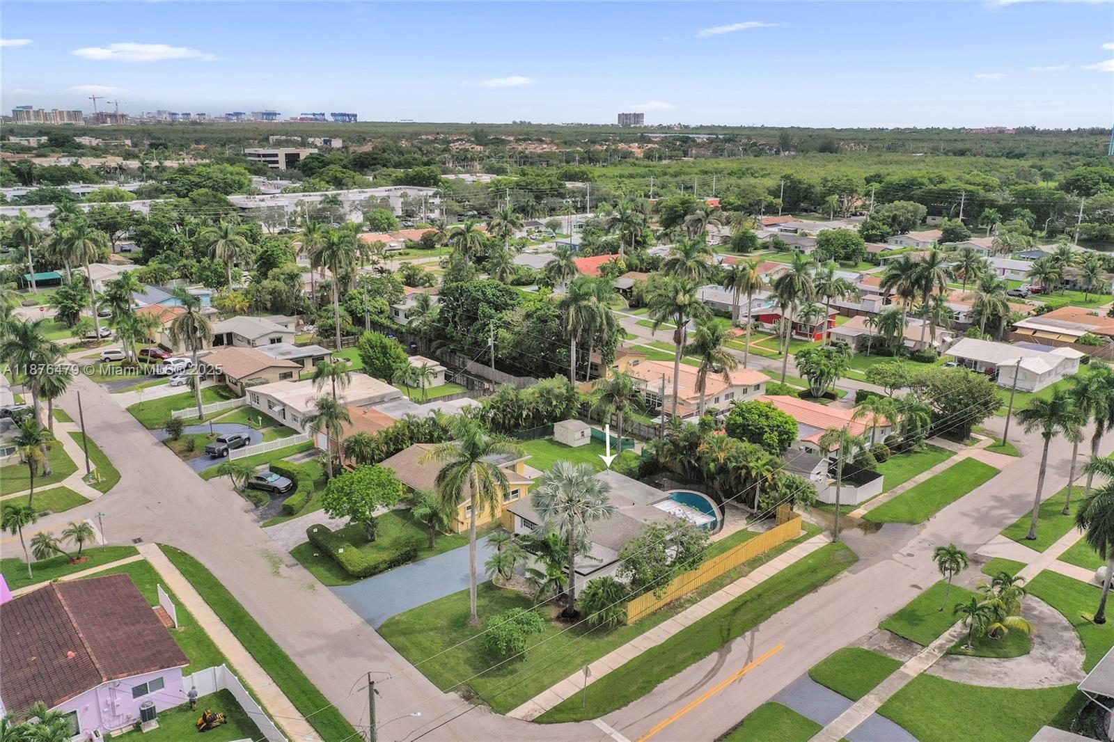 HOLLYWOOD HOMESITES SECON - Residential