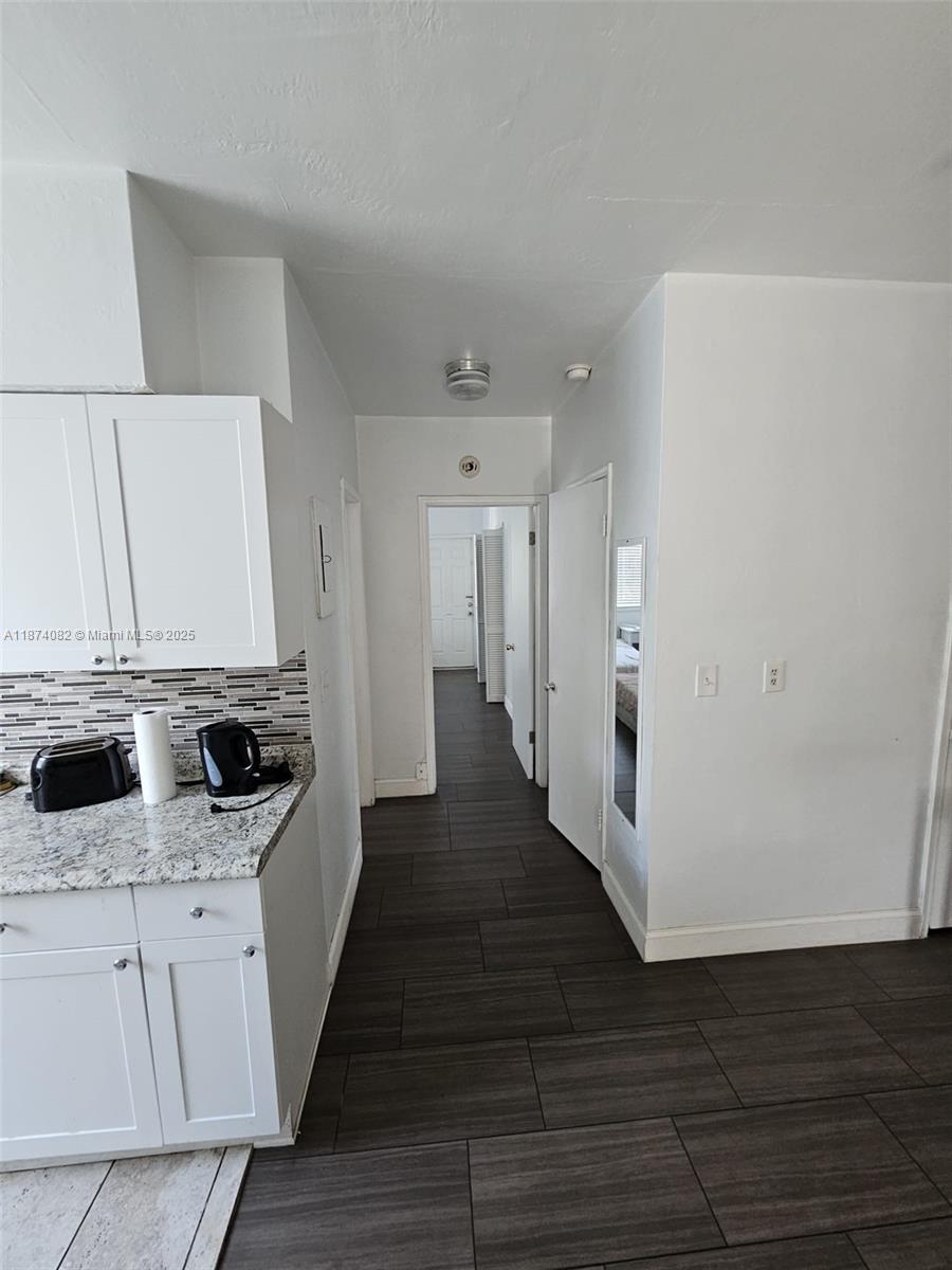 ully furnished 1-bedroom, 1-bath apartment available in North Beach. Located just blocks from the beach and the popular Manolo restaurant. Offering easy approval and 6- or 12-month lease options, this apartment is ideal for those seeking convenience and flexibility.
