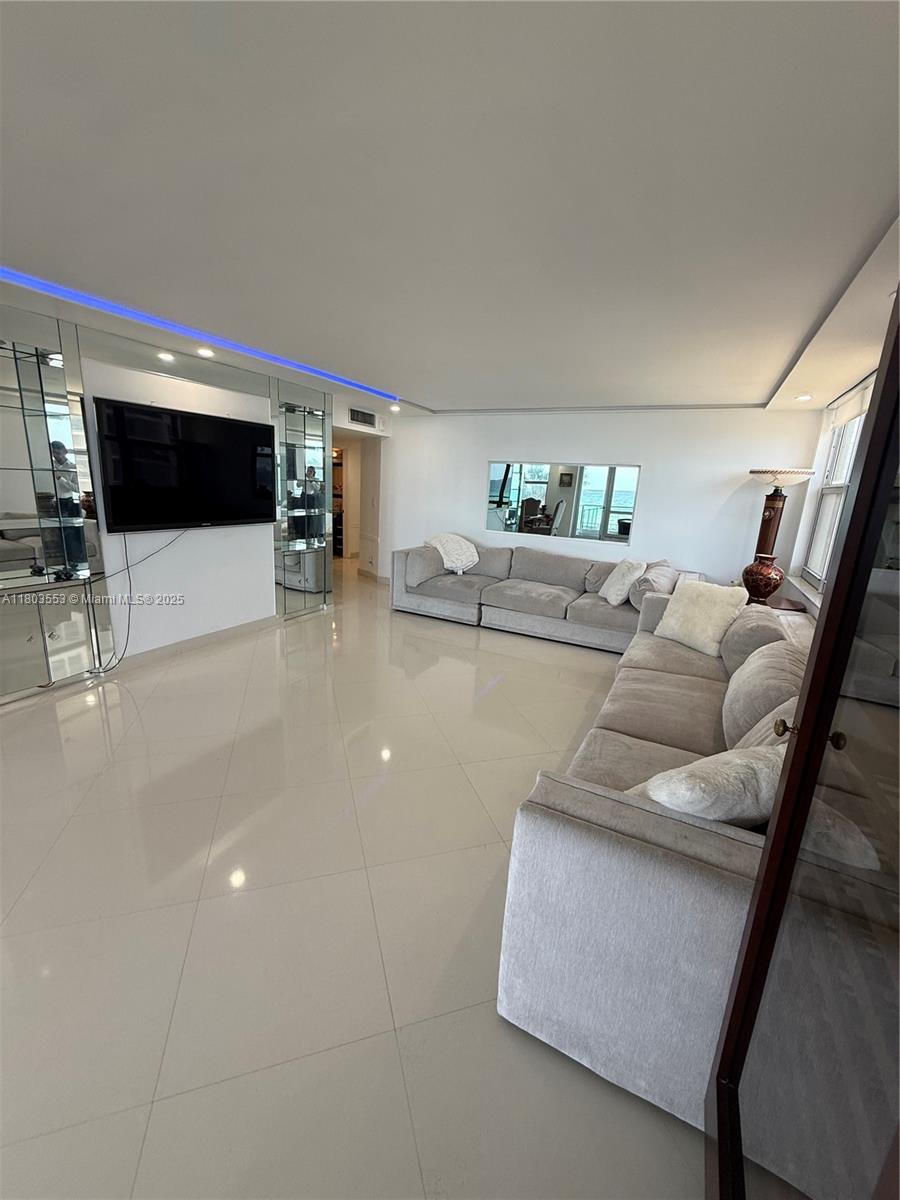 MALAGA TOWERS CONDO - Residential