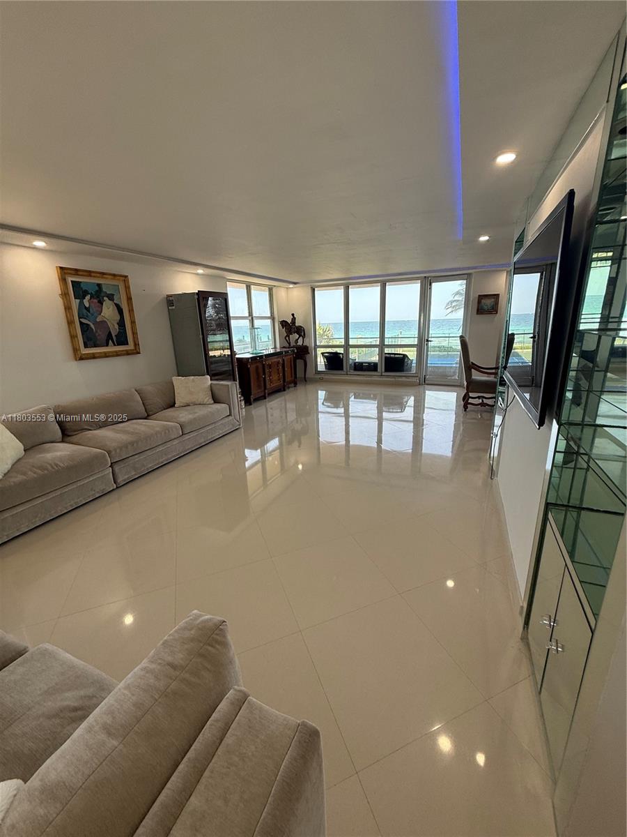 MALAGA TOWERS CONDO - Residential