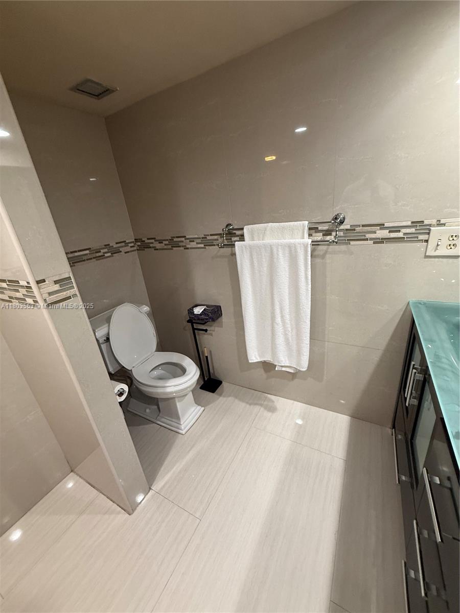 MALAGA TOWERS CONDO - Residential