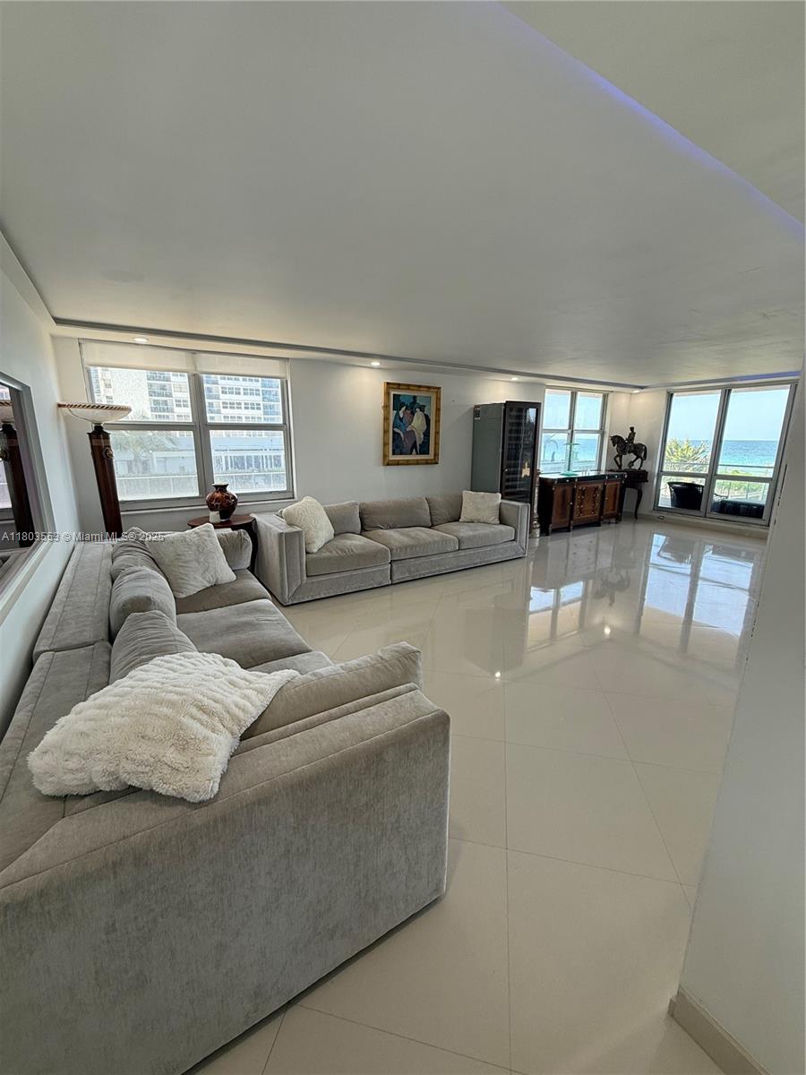 MALAGA TOWERS CONDO - Residential