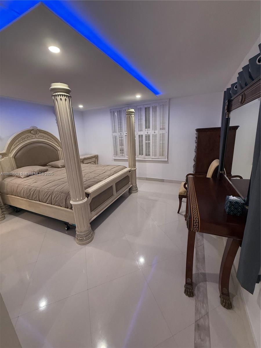 MALAGA TOWERS CONDO - Residential