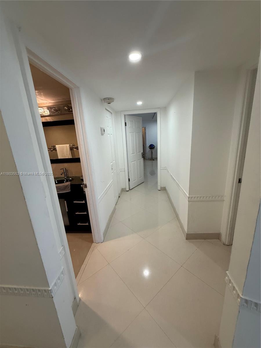MALAGA TOWERS CONDO - Residential