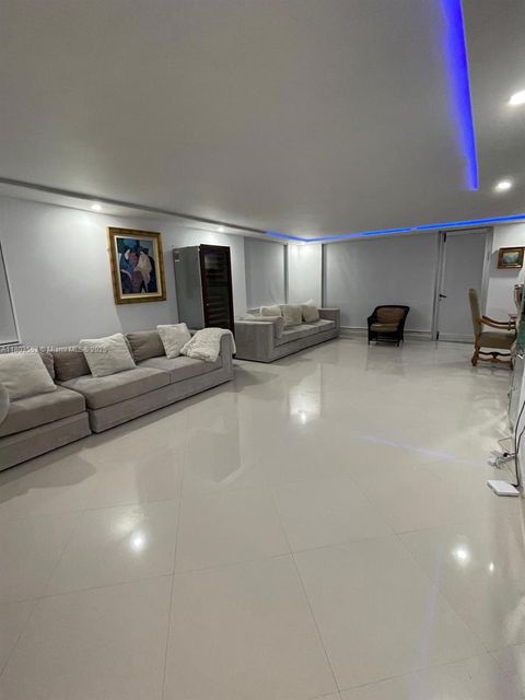 1912 S Ocean Dr 3D Hallandale Beach FL 33009