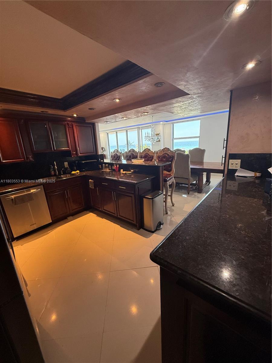 MALAGA TOWERS CONDO - Residential