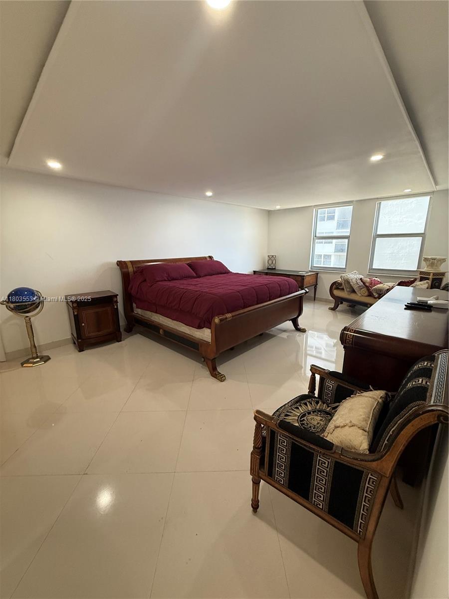 MALAGA TOWERS CONDO - Residential