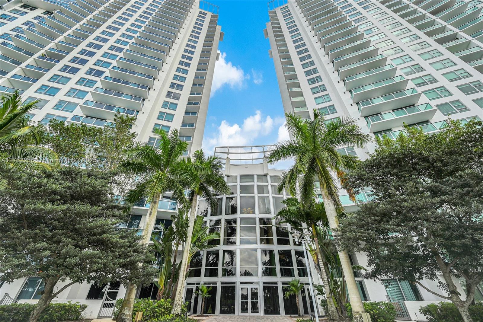 2681 N Flamingo Rd 1103S, Sunrise, Miami-Dade County, Florida - 2 Bedrooms  
2 Bathrooms - 