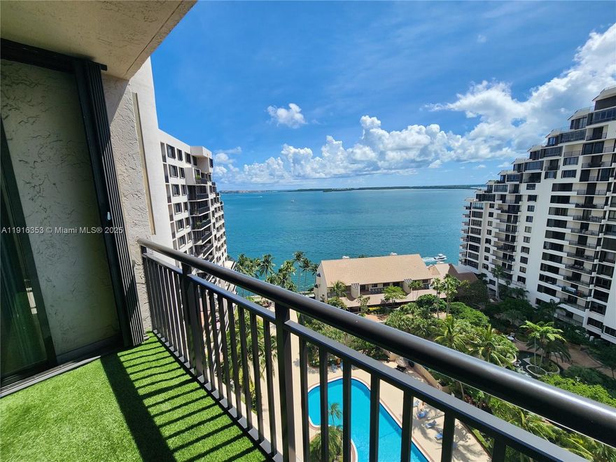 Amazing 1 Bedroom 1.5 Bath in Brickell Key ii that offers its residents a number of upscale amenities, including a relaxing pool with lush landscaping, Jacuzzi, tennis courts, gym, valet, concierge, and 24-hour security. Additionally, there are a number of restaurants, bars, and services located on Brickell Key that are within walking distance of Brickell Key ii, such as La Mar by Gaston Acurio, MO Bar + Lounge, YAKU by La Mar, Burger Love, and Juicery Bar. Brickell Key Two condominiums is just one mile from the shops, restaurants, and entertainment at Brickell City Centre. 15 minutes from Coconut Grove, 20 minutes from South Beach, and 25 minutes from the Miami International Airport.
