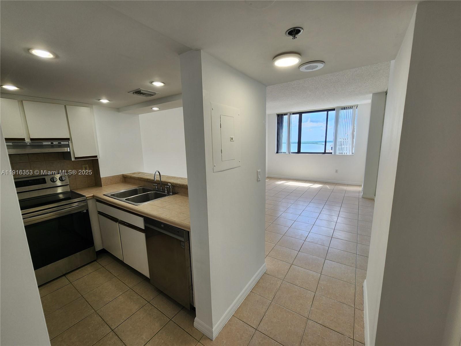 BRICKELL KEY II CONDO - Residential Lease