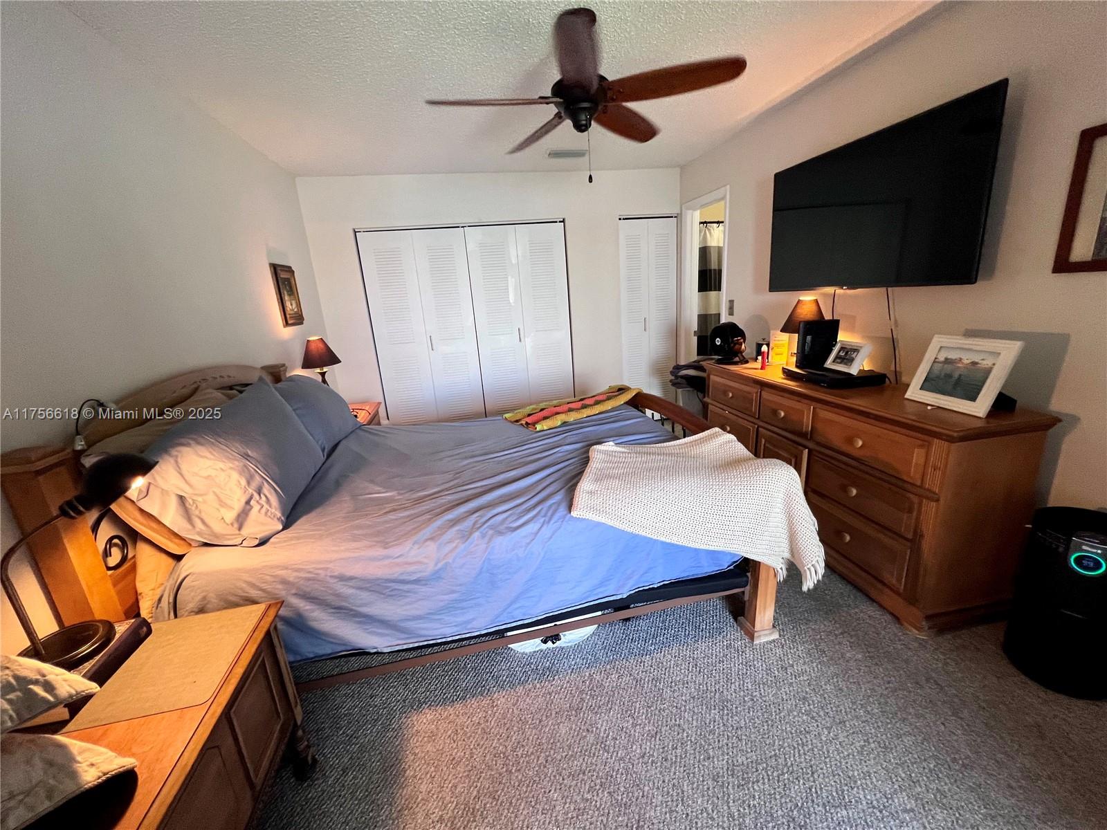 LAKESHORE CONDO 7 - Residential