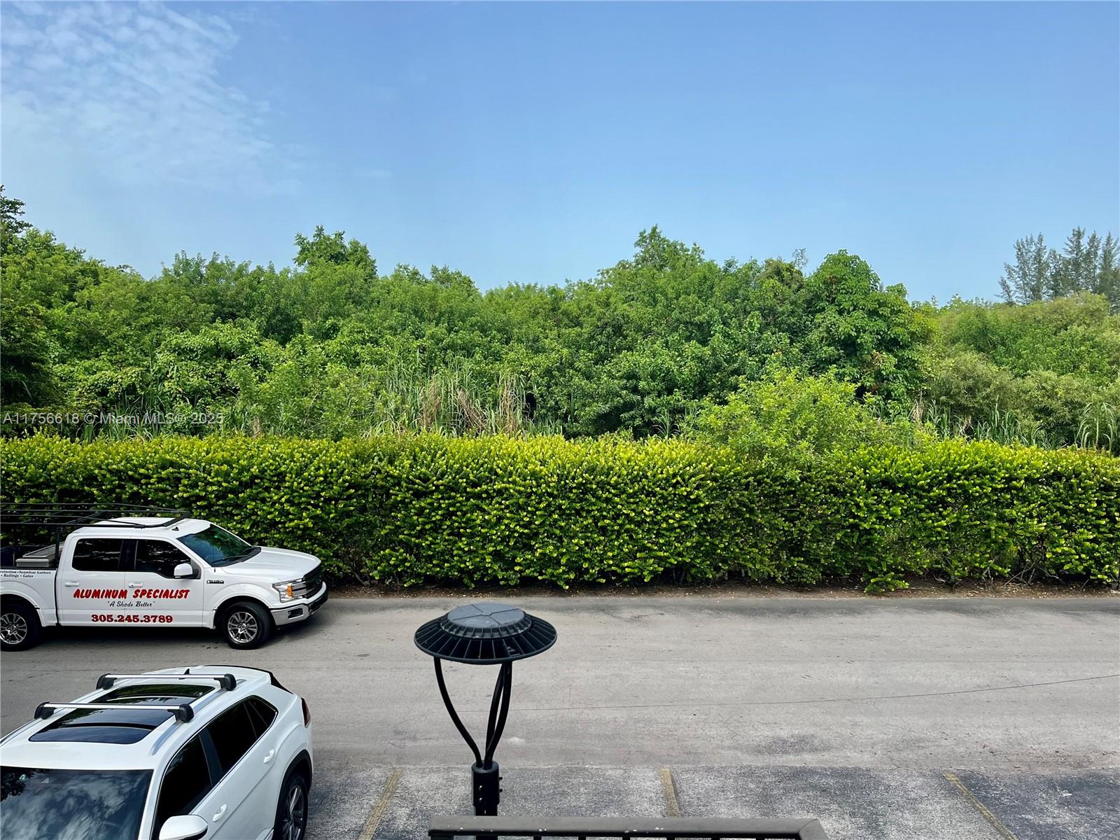 LAKESHORE CONDO 7 - Residential