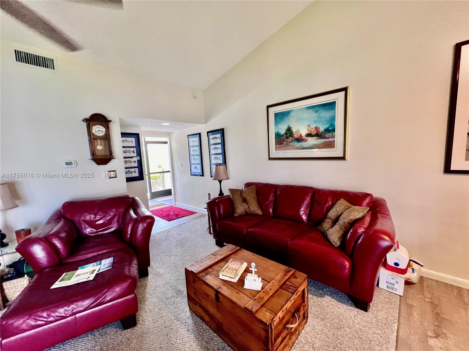 LAKESHORE CONDO 7 - Residential