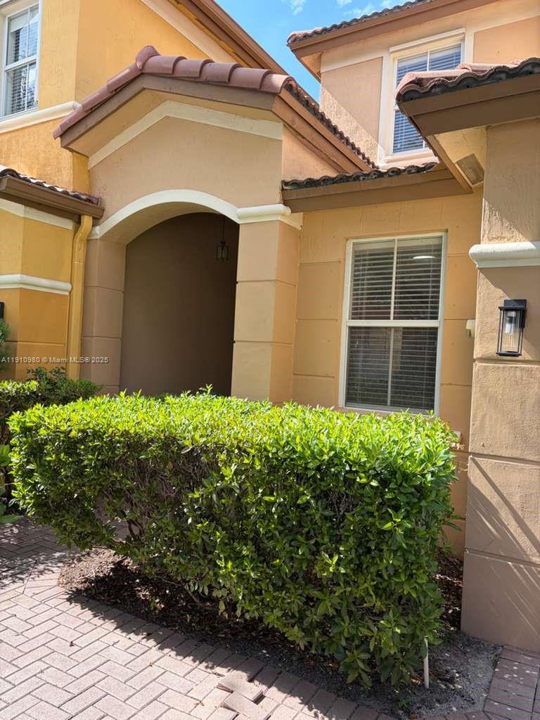 ISLANDS AT DORAL NORTHWES - Residential Lease