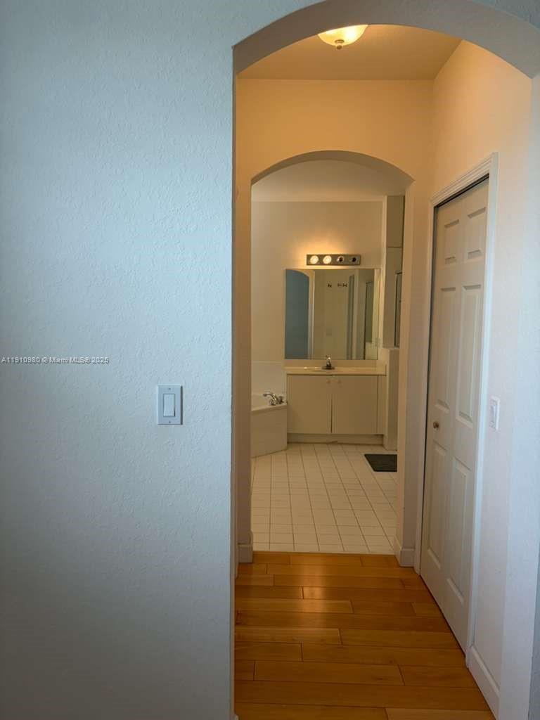 ISLANDS AT DORAL NORTHWES - Residential Lease